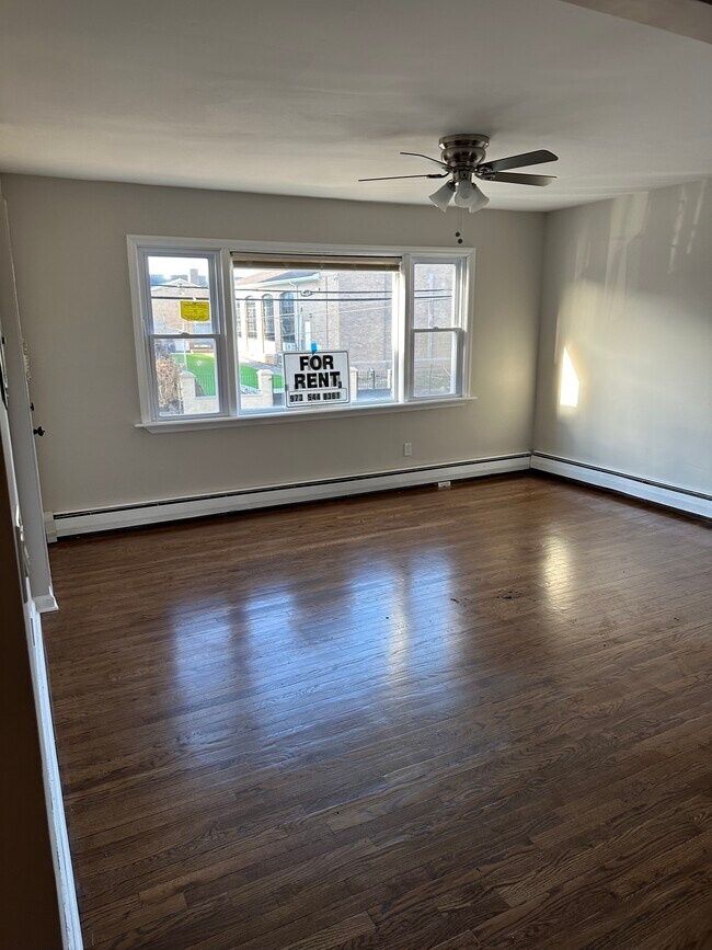 Building Photo - 64 40th St