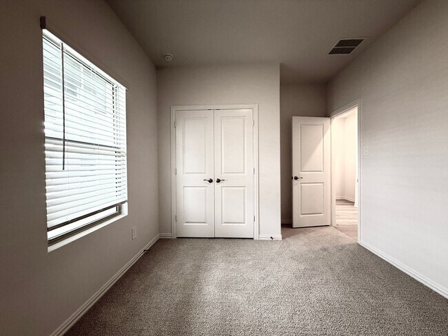 Building Photo - New Construction 5 Bedrooms backs to greenbelt!