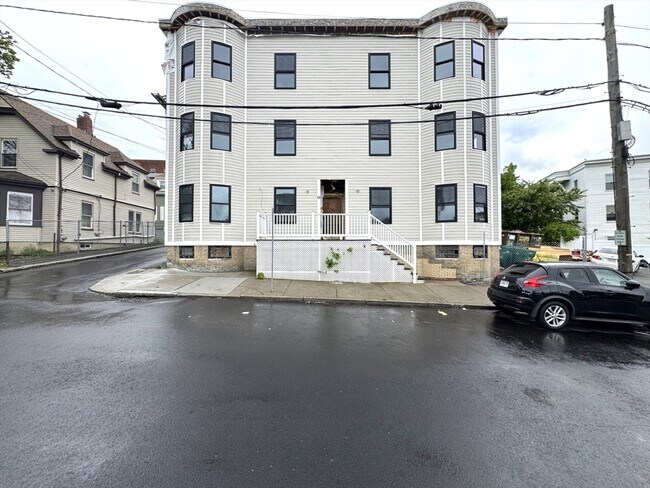 Primary Photo - 56 Sachem St