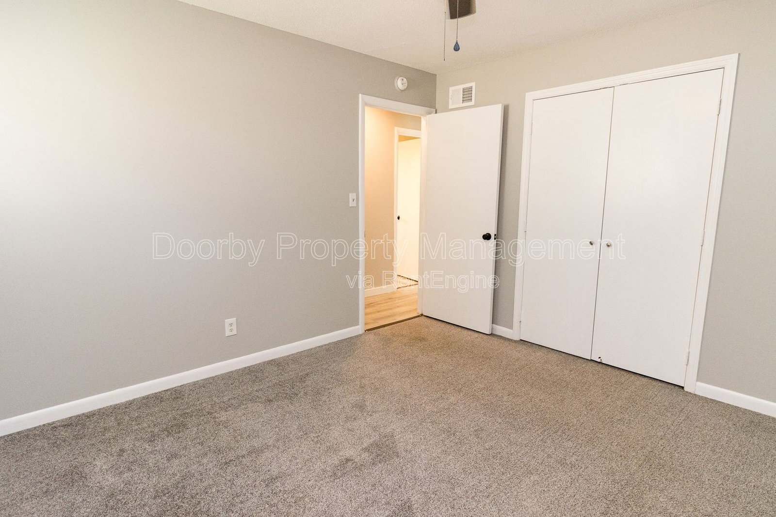 Building Photo - 903 Forest Dale Ln