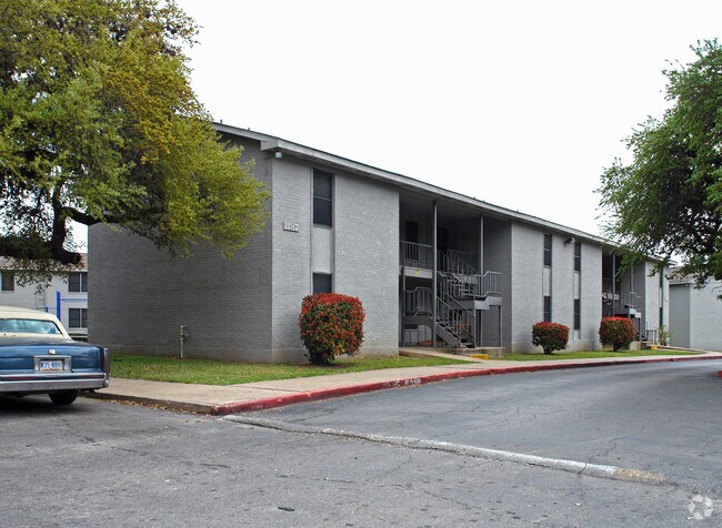 Building Photo - Elm Ridge Apartments