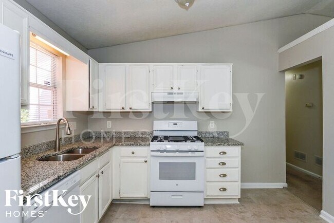 Building Photo - 5598 Emerald Glen