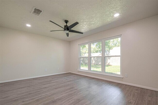 Building Photo - 416 Heatherwood Ct