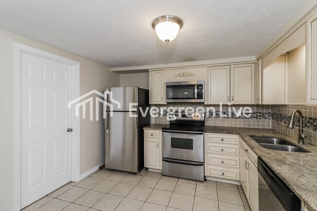 Building Photo - 3537 Seffner Dr