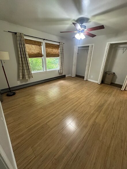 Building Photo - 548 Linwood St
