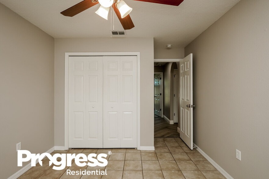 Building Photo - 2877 Middleton Cir
