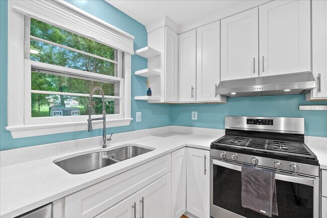 Building Photo - Find Your Forever Home in Valewood Manor