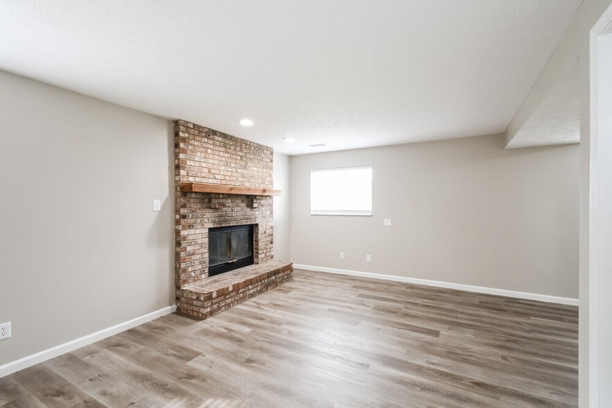 Building Photo - 1310 Citation Cir S