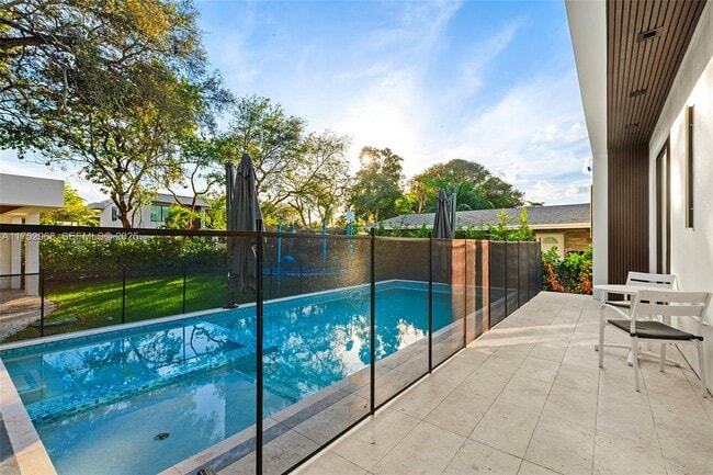 Building Photo - 2572 NE 182nd Terrace