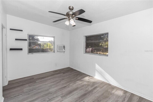 Building Photo - 4726 Abaca St