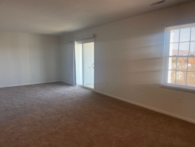 Building Photo - 6491 Carefree Ln