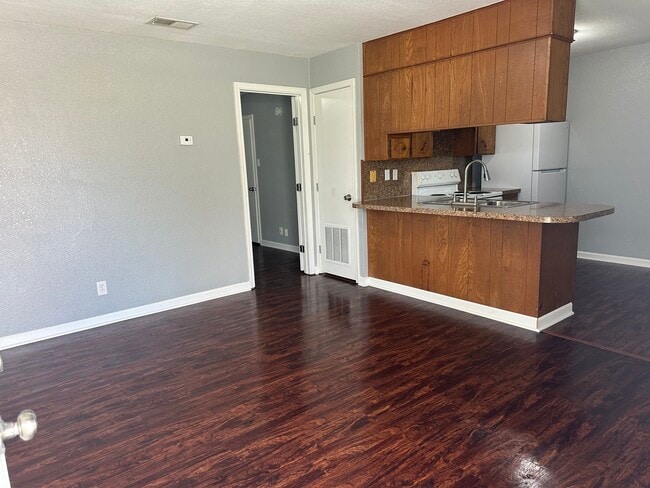 Building Photo - Clinkenbeard Multi Family