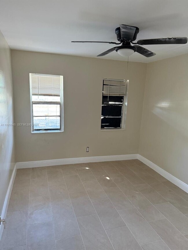 Building Photo - 631 NW 17th Ave