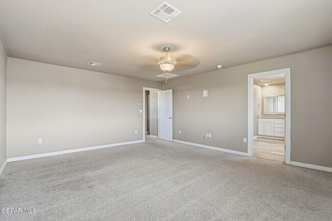 Building Photo - 14724 Tierra Fortaleza Ave