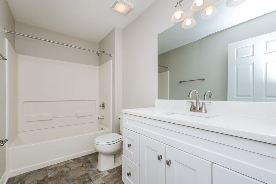 Building Photo - 7406 Bridgeview Dr