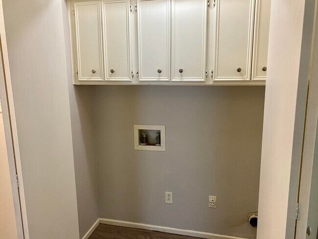 Building Photo - 5539 Auburn St