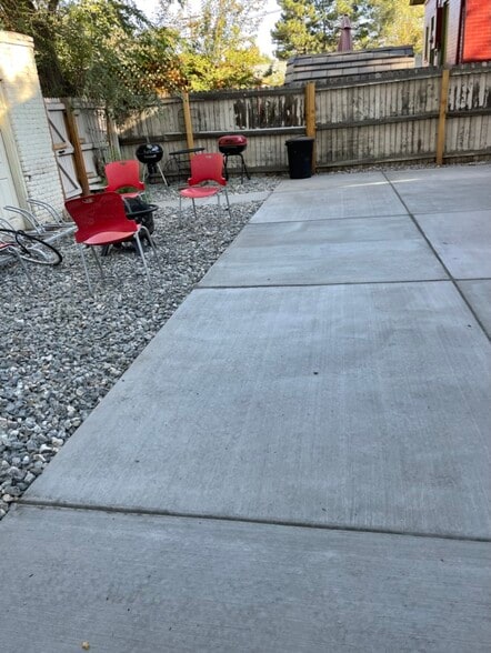 Building Photo - 521 N Corona St