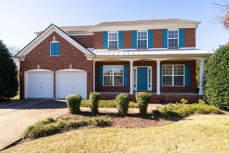 Building Photo - AVAILABLE NOW! 3- or 4-bed/3.5-bath in Bre...