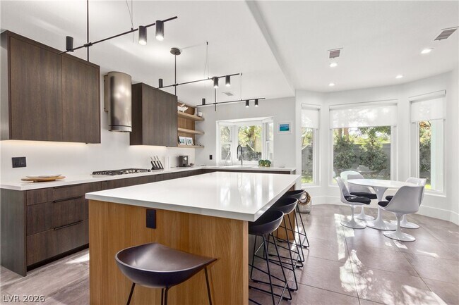 Building Photo - 9301 St James Cir