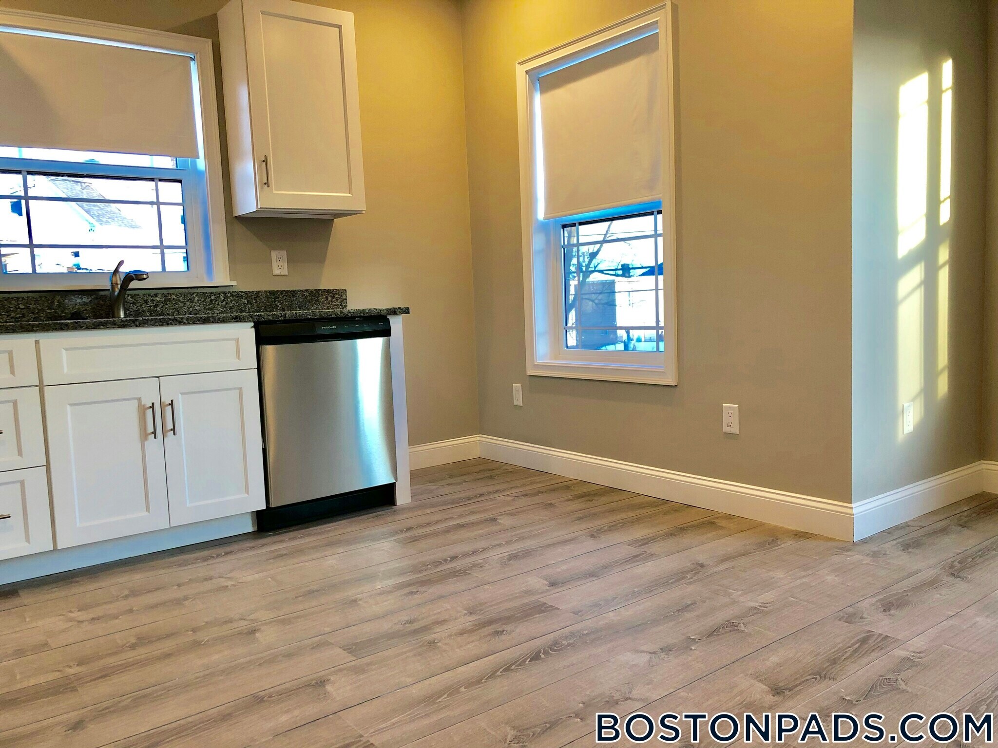 Building Photo - 9 Dehon St