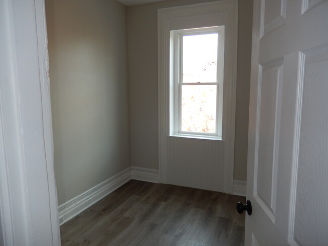 Building Photo - 3424 Hartford St