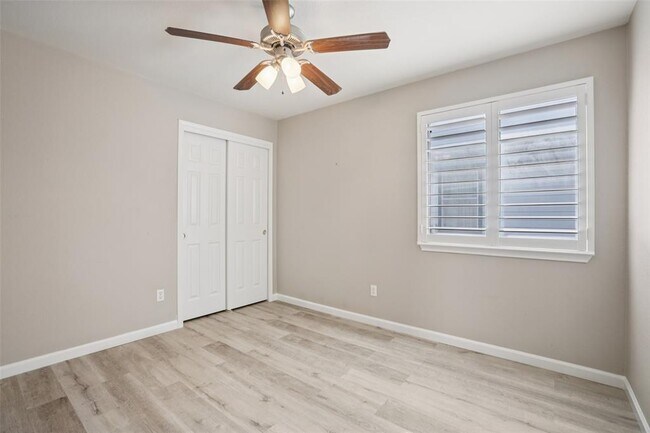 Building Photo - 4937 Hartson