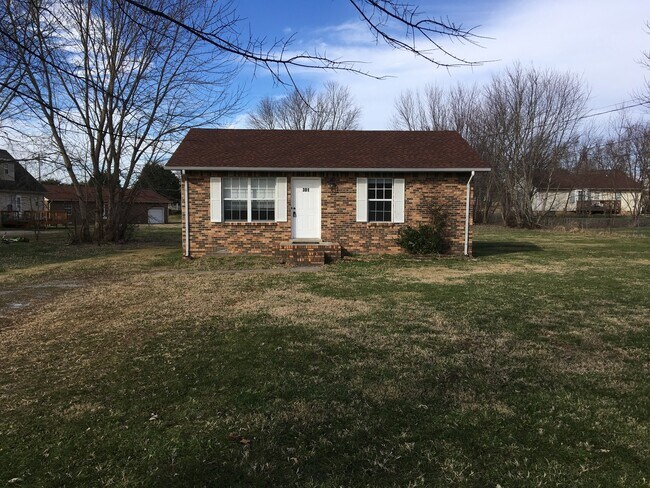 Primary Photo - Super cute home close to Fort Campbell.