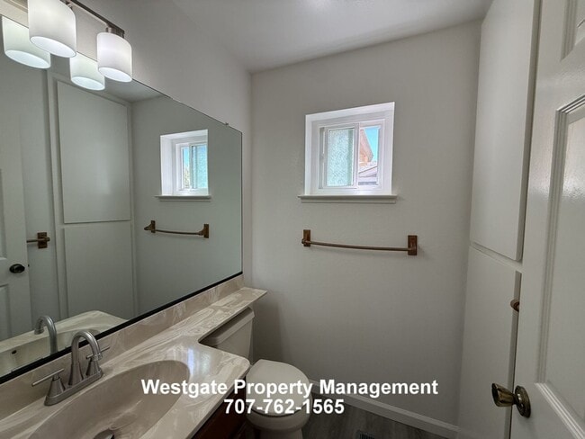 Building Photo - 1604 Cerro Sonoma Cir