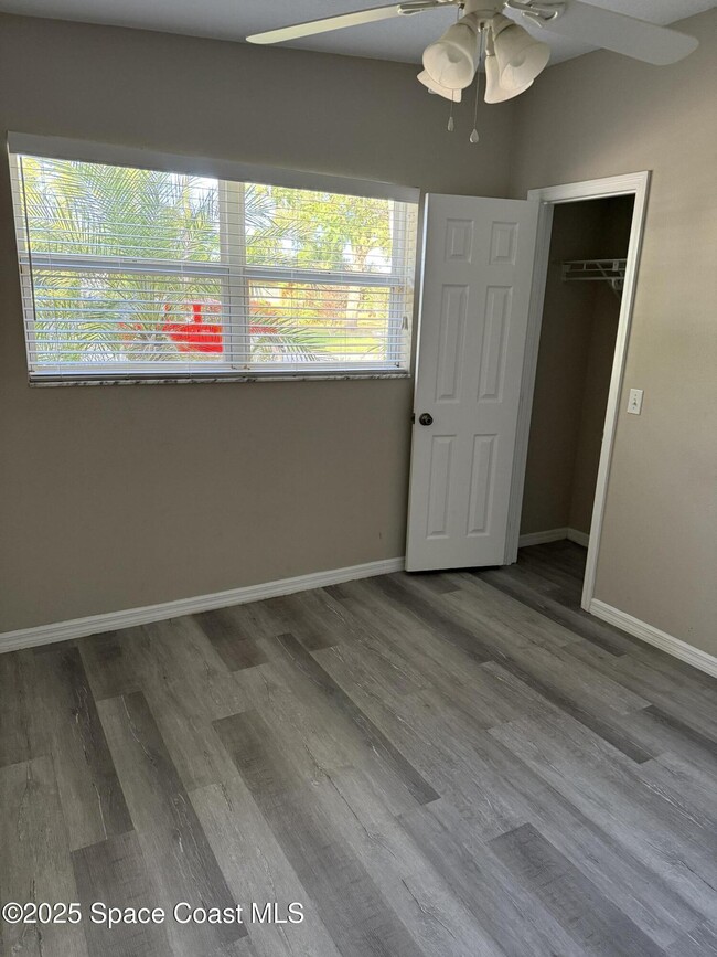 Building Photo - 895 Delano Rd