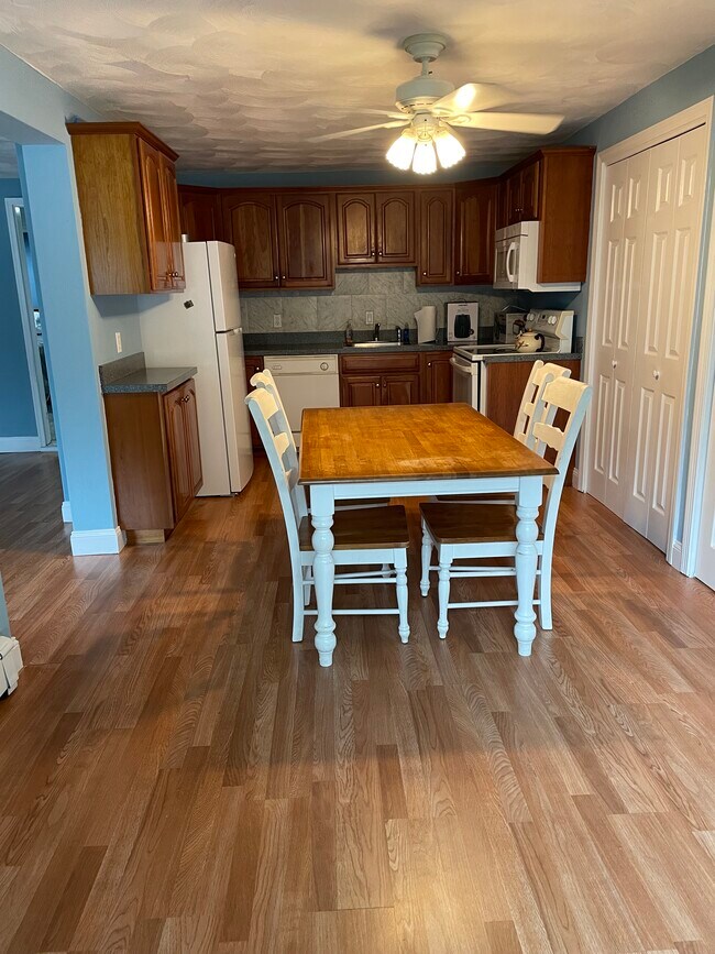 Primary Photo - 5 Exeter Rd