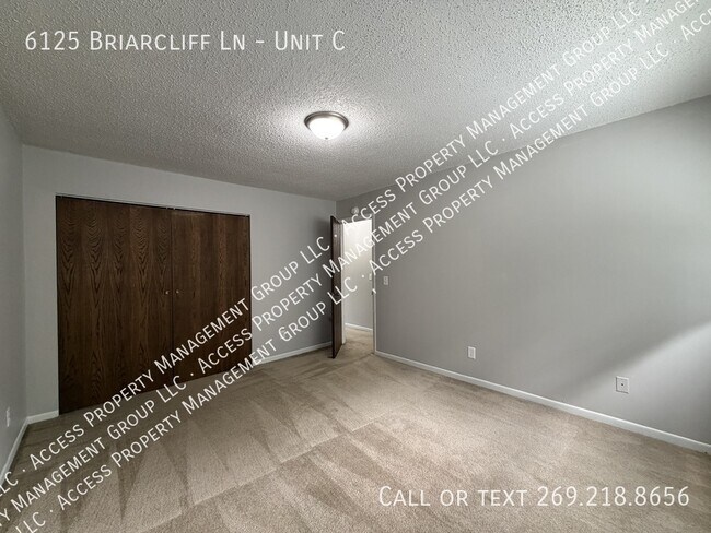 Building Photo - 6125 Briarcliff Ln