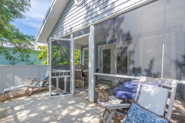 Building Photo - 66 Sunfish St