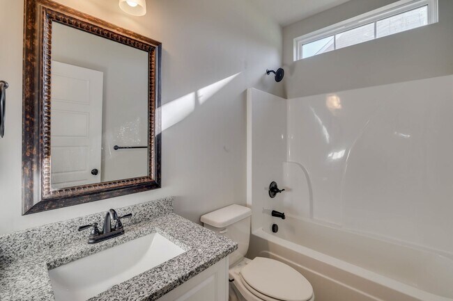Building Photo - 340 Fox Haven Dr