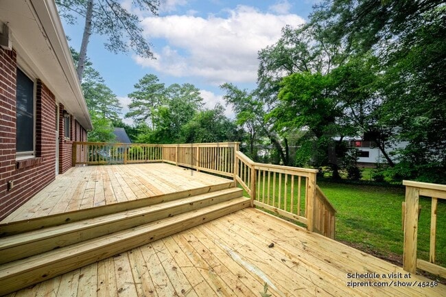 Building Photo - 2231 Allaire Ln NE