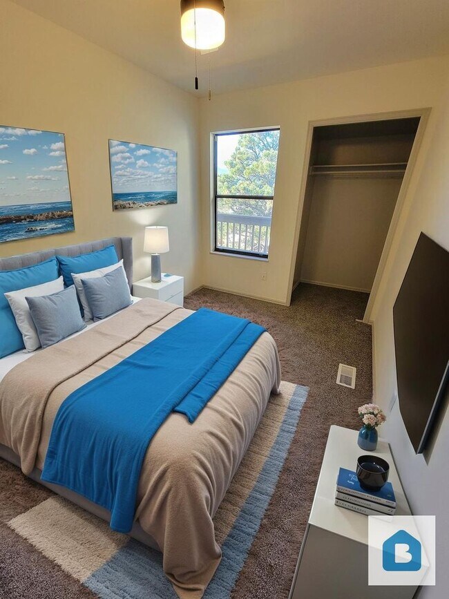 Building Photo - Stunning Mountain Views with Private Garage! 2 Bed/1.5 Bath Townhouse! Coming Late April!