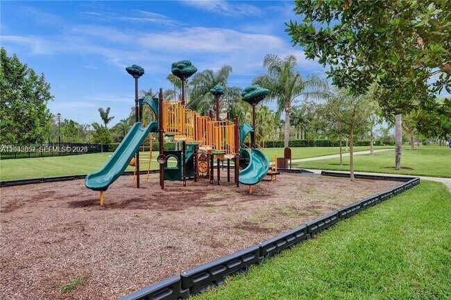 Building Photo - 5140 Eucalyptus Dr