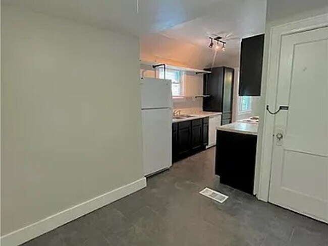 Building Photo - Charming, Updated 3-bedroom 2-bath home!!