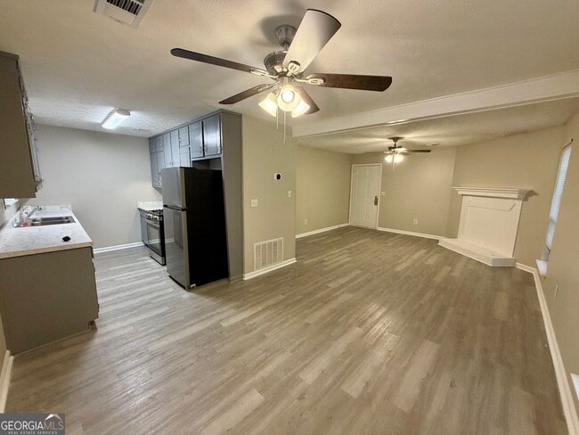 Building Photo - 204 Glendale Ct