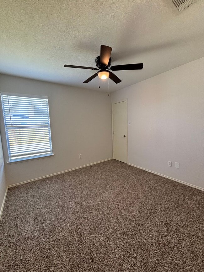 Building Photo - 532 Jeffdale Dr