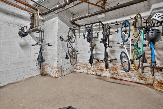 Building Photo - 2201 W Wabansia Ave