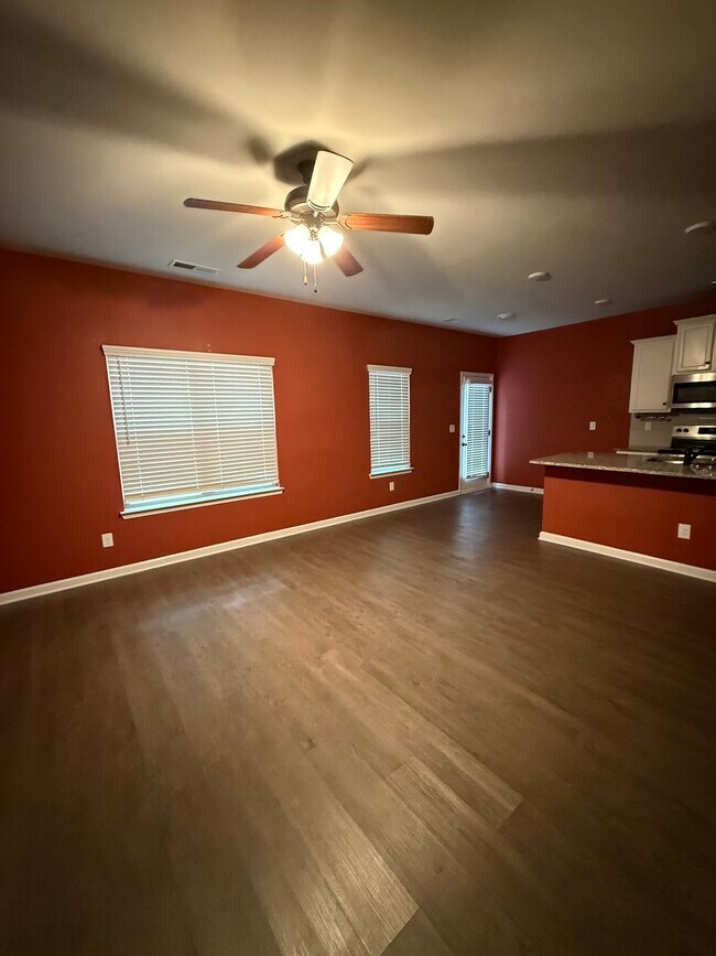 Building Photo - 1050 Mcconaughy Ct