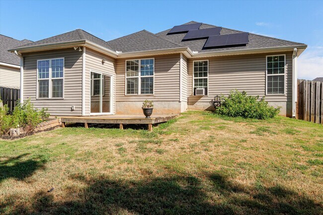 Building Photo - 570 Lory Ln