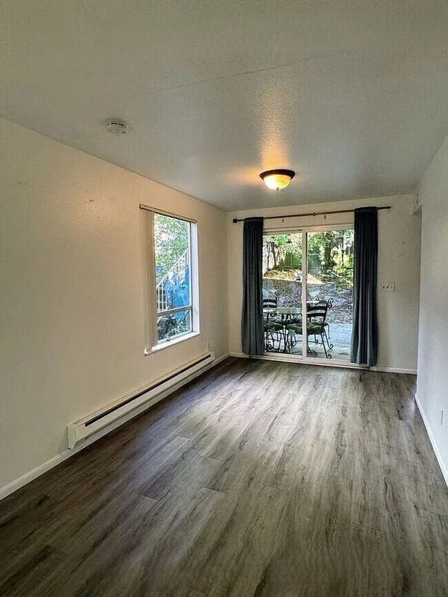 Building Photo - ar14000