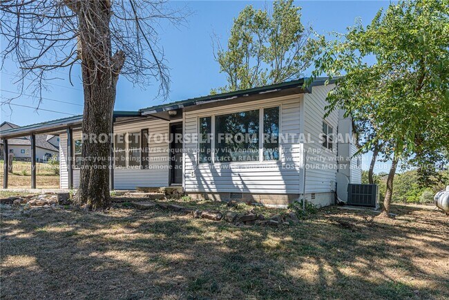 Building Photo - 10741 SW Campbell Rd