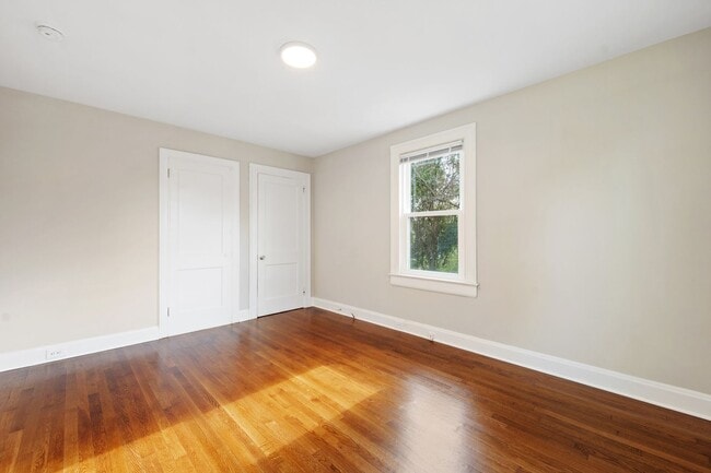 Building Photo - Remodeled 2 Bed & 1 Bath Home in Downtown Durham with Fenced yard!