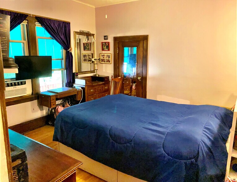 Main Level Bedroom 1 - 1422 Osceola Ave