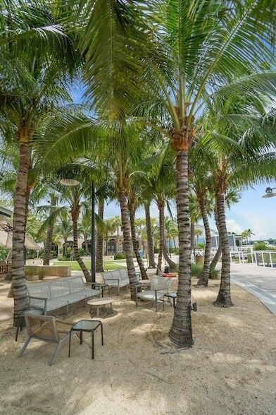 Building Photo - 300 N Hwy A1A
