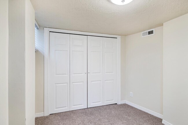 Building Photo - 172 S 600 W