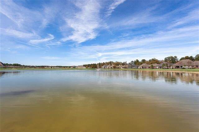 Building Photo - 725 S Corniche Du Lac