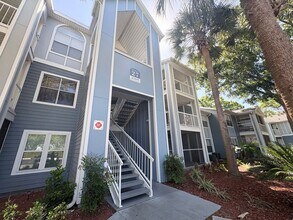Building Photo - Lake Mary Condo ~ Fresh Paint, Tile Flooring, Updated Kitchen/Bath!
